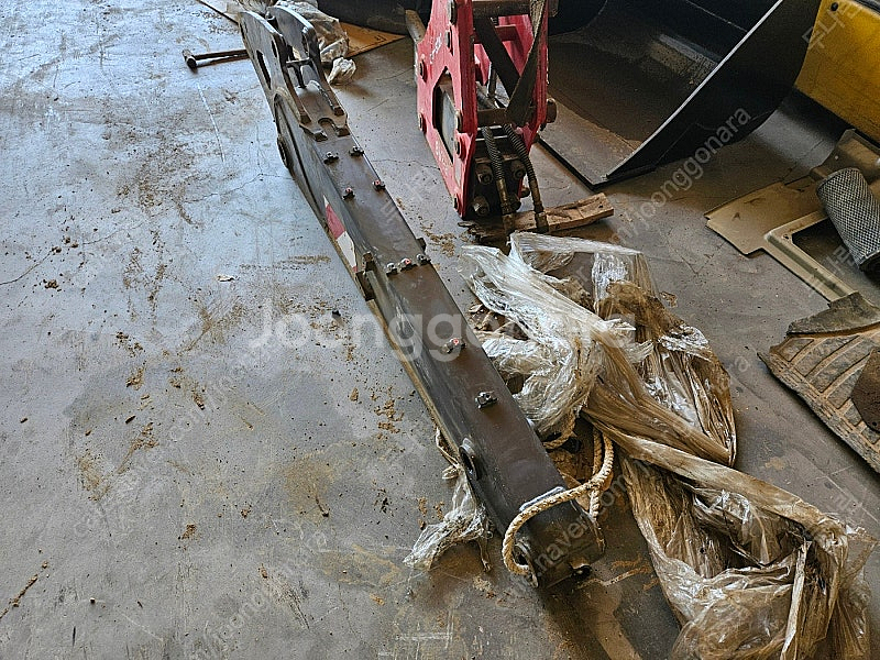 암대 볼보 3W EW60E 2021년식 탈거 암대 굴삭기부속--3